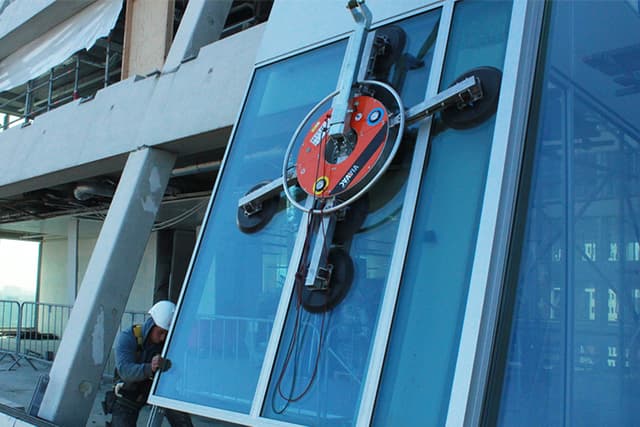 Viavac GBx2-800 glasmontage Viavac GBx2-800 glaszuiger voor montagewerk met zware glaselementen
