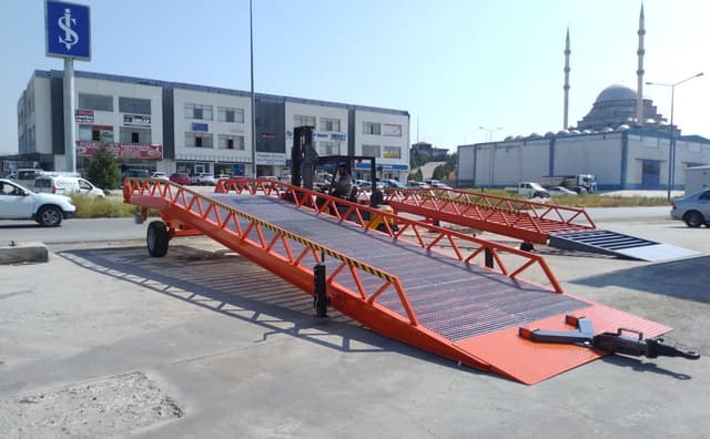 Saurus PYR WH mobiele oprijbrug voor machines en materieel