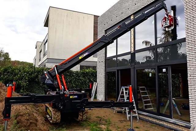 BG Lift M400 compacte kraan voor zwaar hijswerk op bouwplaatsen en moeilijk bereikbare locaties