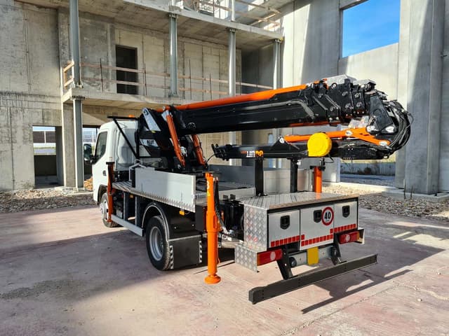 BG Lift T400 autohijskraan met jib BG Lift T400 autohijskraan met hydraulische jib voor hijsen tot ruim 21 meter hoogte