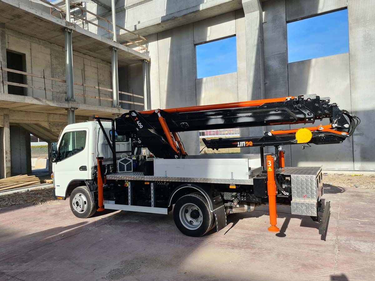 BG Lift T400 truck-mounted kraan BG Lift T400 truck-mounted kraan voor nauwkeurig hijsen en plaatsen van zware materialen